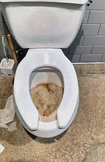 https://blockeddrainsbelmont.com.au/uploads/2025/07/blocked-toilet-27776.jpg